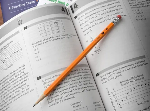 SAT 與 ACT 考試對比分析圖表, SAT vs ACT key differences diagram for 2026, SAT 与 ACT 考试对比分析图表
