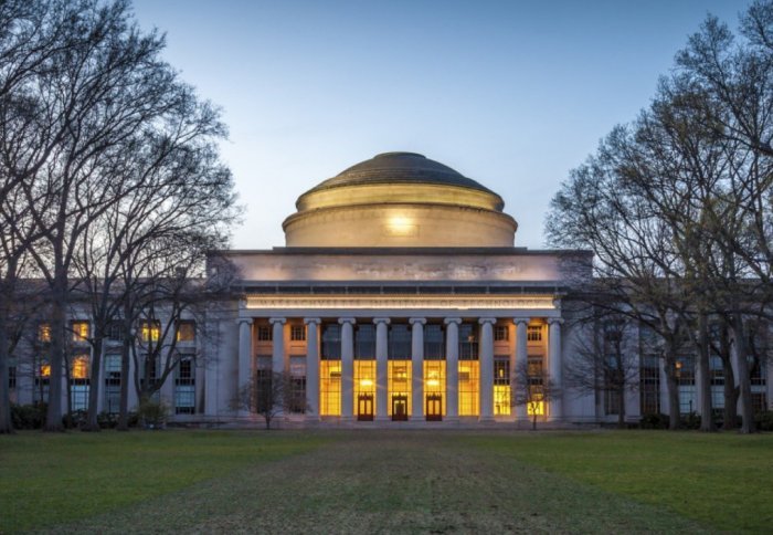 Read more about the article 【STEM 殿堂】MIT 適合你嗎？2026 錄取要求、學術環境及職涯前景深度解析