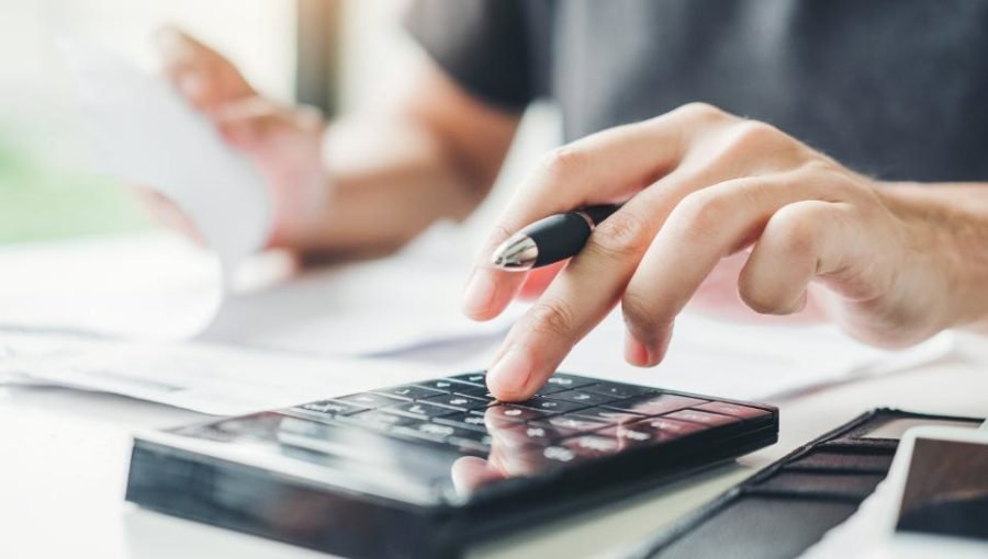 Financial planning and budget management guide for Hong Kong international students 2027, including currency exchange, living costs, and student discounts. 2027 香港留學生理財規劃與預算管理指南：涵蓋換匯、生活成本及學生折扣。 2027 香港留学生理财规划与预算管理指南：涵盖换汇、生活成本及学生折扣。