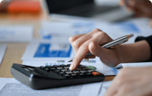 Financial planning and budget management guide for Hong Kong international students 2027, including currency exchange, living costs, and student discounts. 2027 香港留學生理財規劃與預算管理指南:涵蓋換匯、生活成本及學生折扣。 2027 香港留学生理财规划与预算管理指南:涵盖换汇、生活成本及学生折扣。