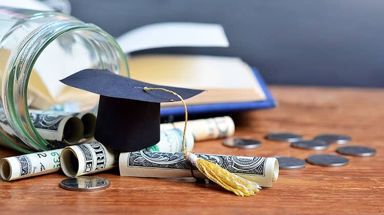 Scholarship guide for Hong Kong international students 2027, featuring HK Excellence Scholarship, Chevening, and Ivy League funding options.2027 香港留學生獎學金指南：涵蓋香港卓越獎學金、志奮領及常春藤盟校資助選項。2027 香港留学生奖学金指南：涵盖香港卓越奖学金、志奋领及常春藤盟校资助选项。