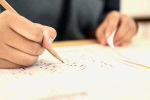 Comprehensive UCAT 2027 exam guide for Hong Kong medical applicants, detailing strategies for Verbal Reasoning, Quantitative Reasoning, and Situational Judgement. 2027 香港醫科申請者 UCAT 考試全面指南,詳述文字推理、數量推理及情境判斷的策略。 2027 香港医科申请者 UCAT 考试全面指南,详述文字推理、数量推理及情境判断的策略。