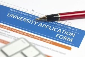 Common mistakes and solutions for Hong Kong students applying for overseas universities 2027, covering UCAS new format, UCAT exams, and DSE grade conversion. 2027 香港學生海外升學常見錯誤與解決方案:涵蓋 UCAS 新制、UCAT 考試及 DSE 分數轉換。 2027 香港学生海外升学常见错误与解决方案:涵盖 UCAS 新制、UCAT 考试及 DSE 分数转换。
